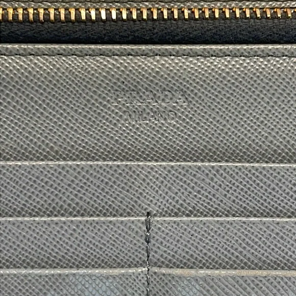 Prada Organizer Wallet - Picture 4 of 8